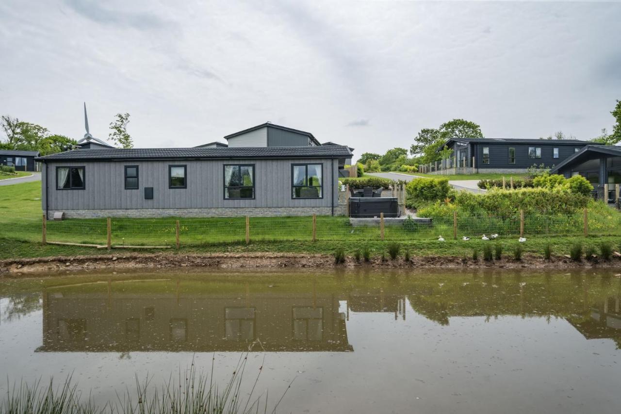 Lilac Lodge, 22 Roadford Lake Lodges Lifton Extérieur photo