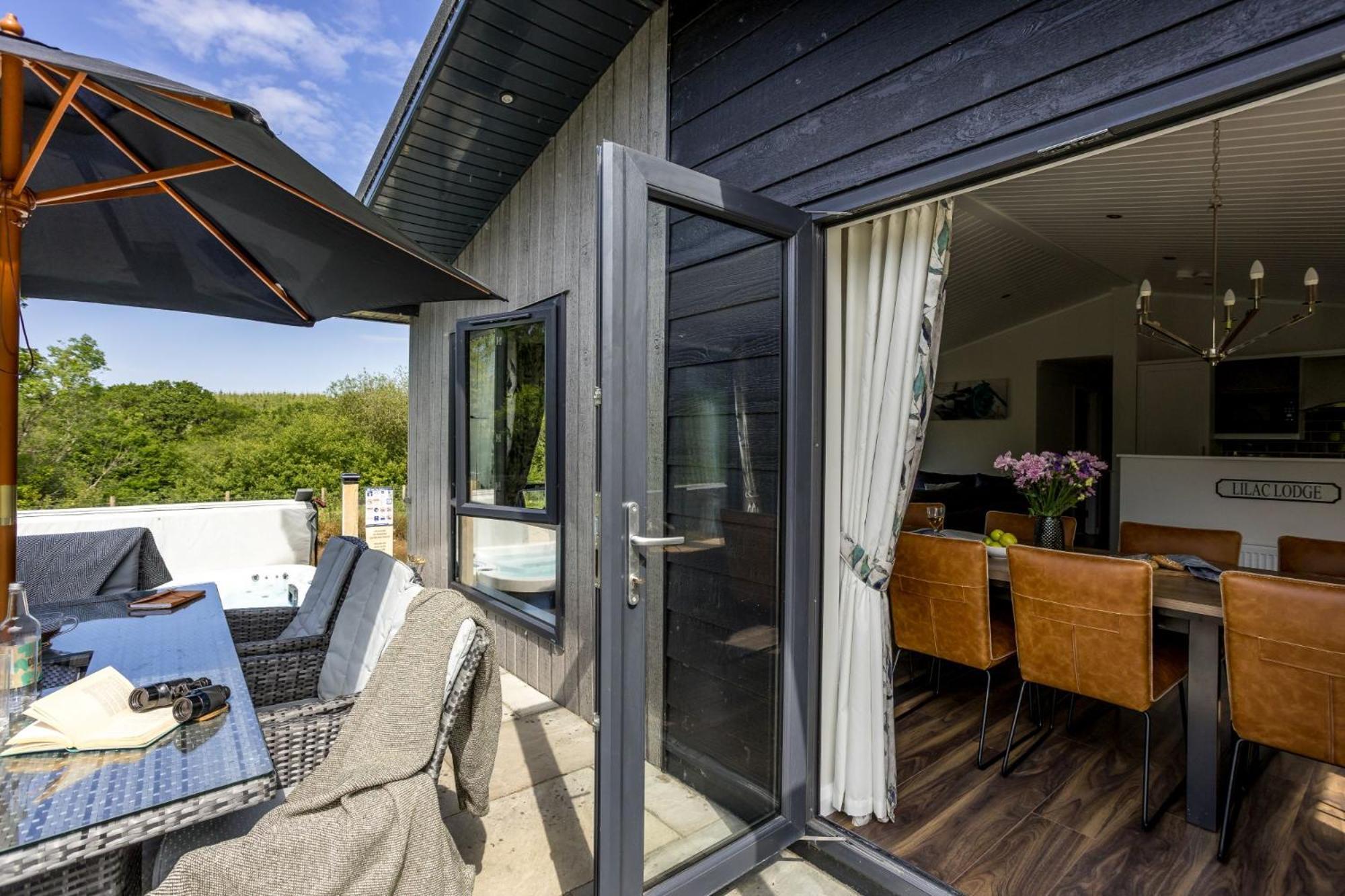 Lilac Lodge, 22 Roadford Lake Lodges Lifton Extérieur photo
